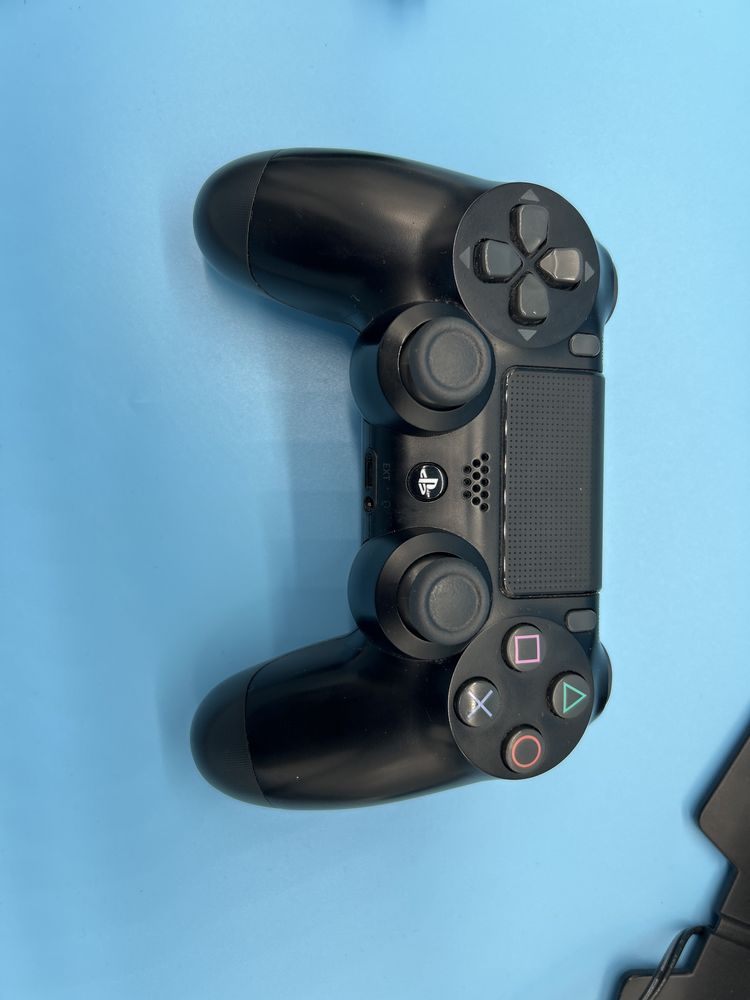 #1220 playstation 4 1Tb cuh-7016B plomby pad komtroler ładowarka zct2E