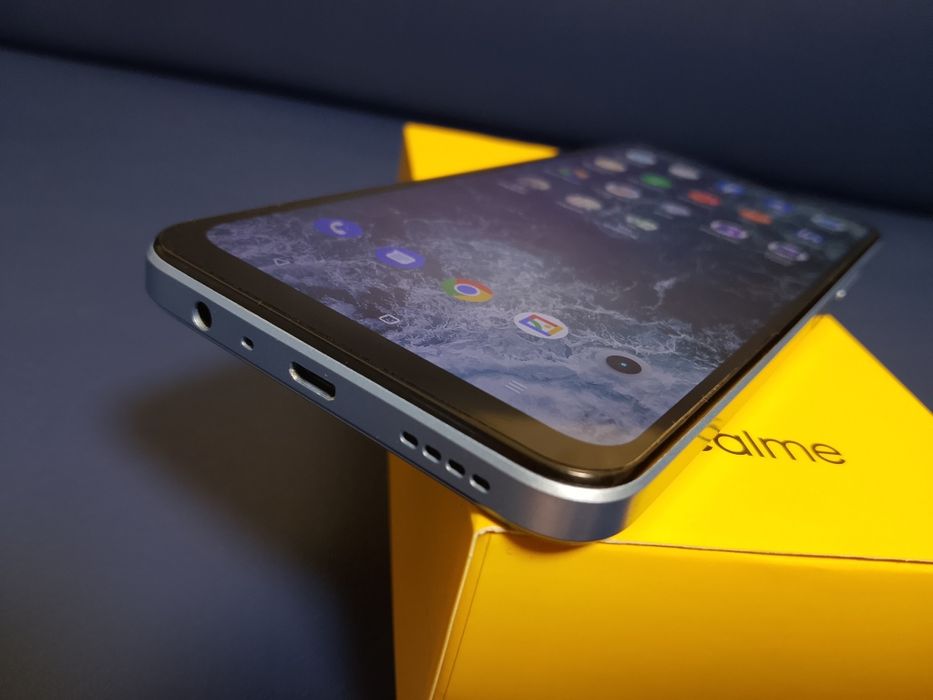 Realme c30s 4/64gb.