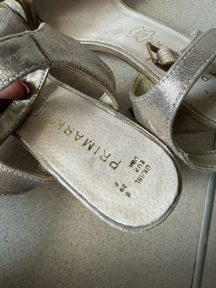 Zloto srebrne sandalki Primark