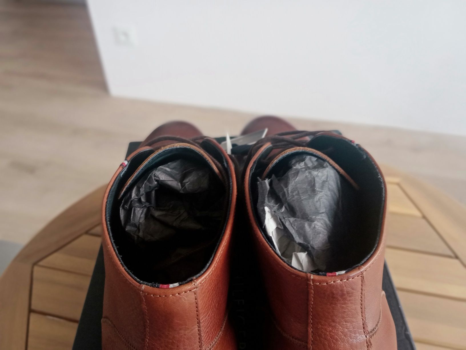 Tommy Hilfiger roz 44 skóra naturalna