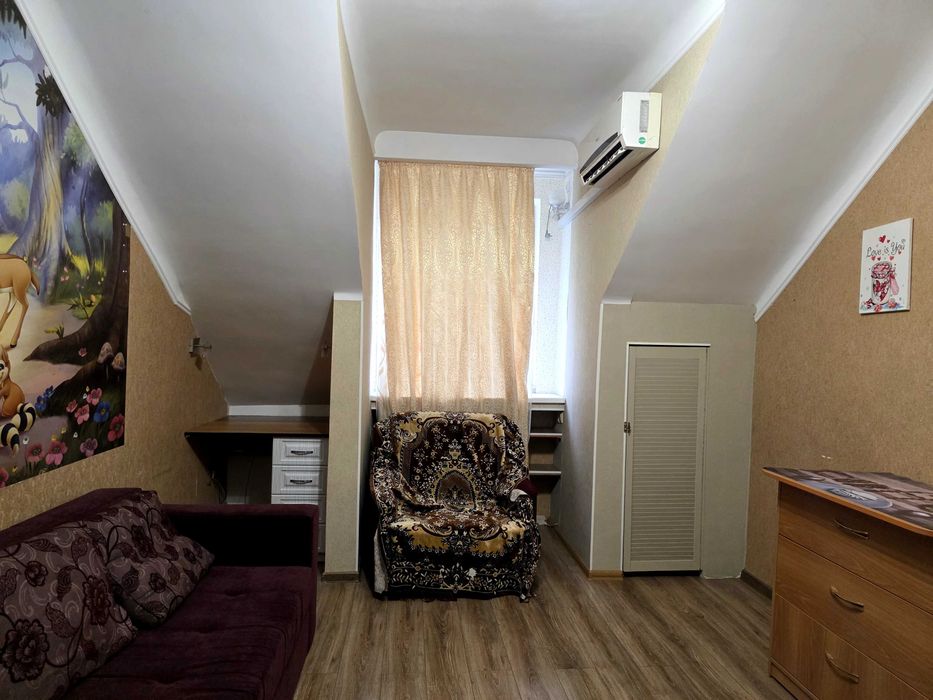 Продам кімнату у гуртожитку, Освіти 18, поруч КНУБА