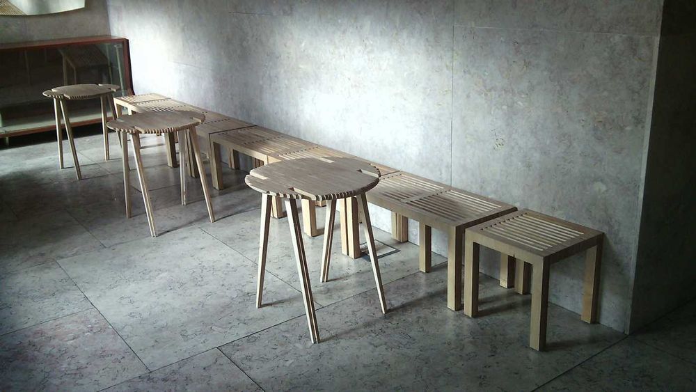 Mesa desenho original em contraplacado bétula