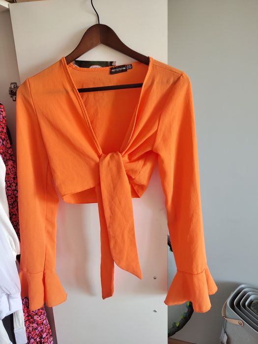 Piękna pomarańczowa bluzka wiązana