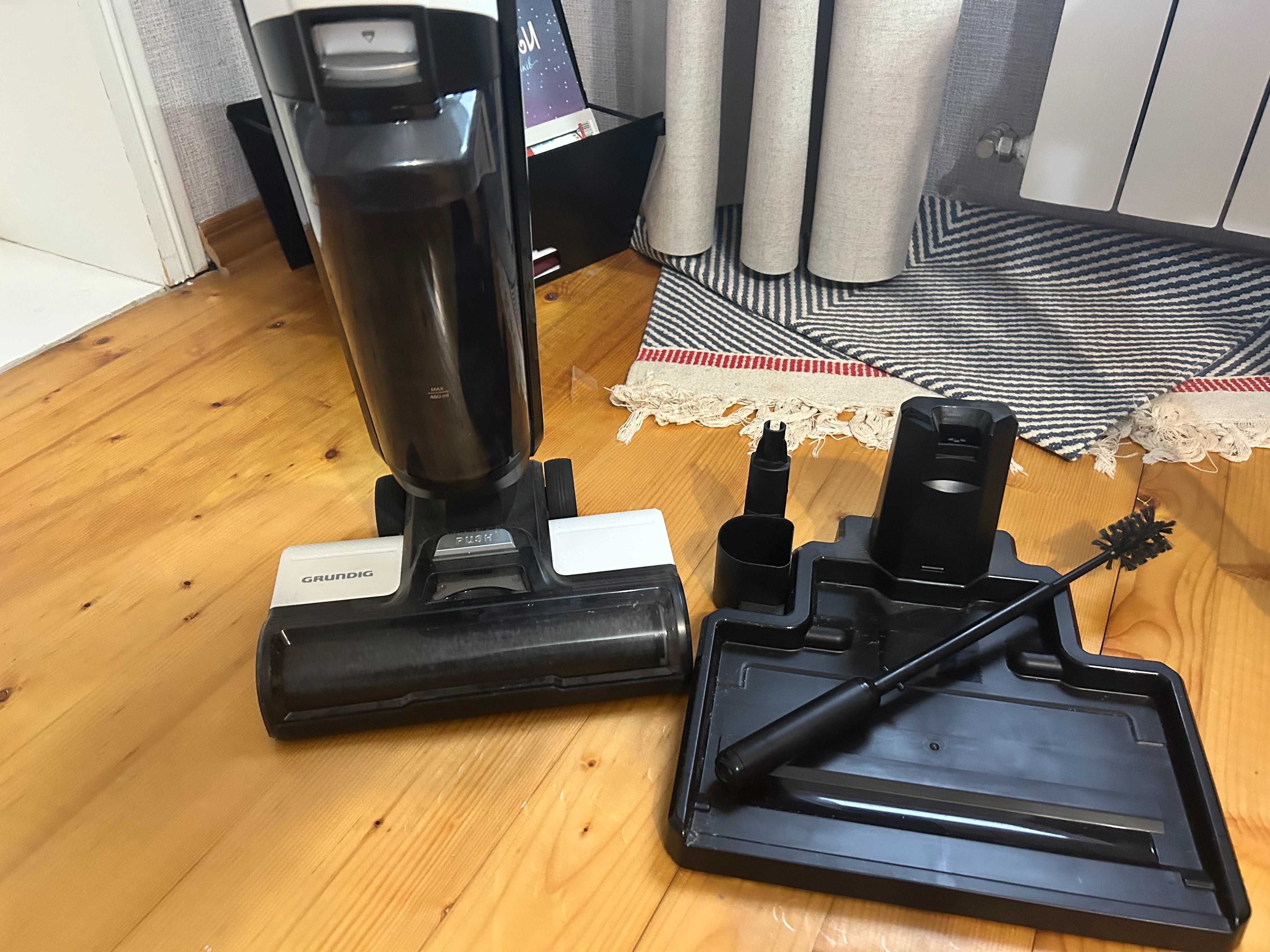 Пилосос вертикал бездротовий безмішковий вологе/сухе Grundig vcw4270l