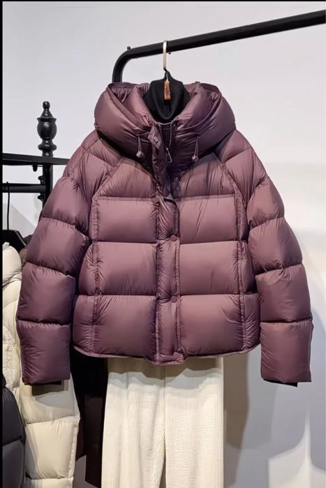 Стильна жіноча куртка