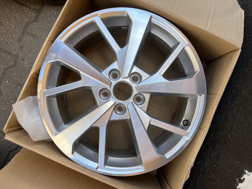 Felga 7,0x18 ET43 Audi Q3 A3 83A jak NOWA FV