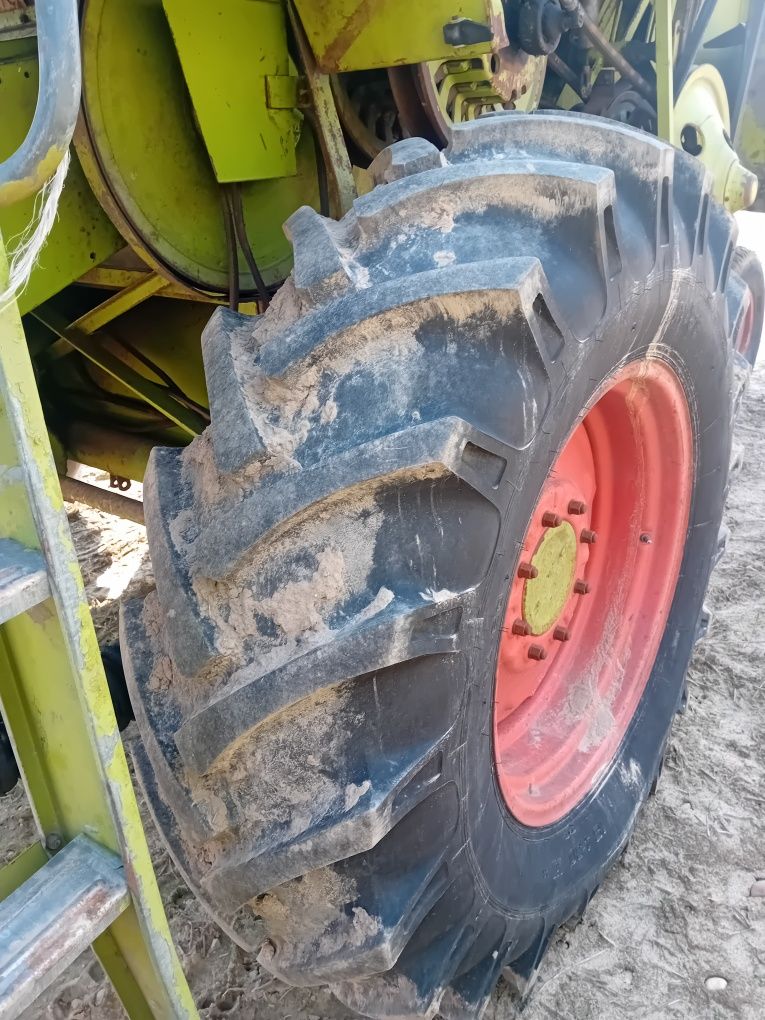 Kolo opona 18.4 r 30 claas mercator  new holland john derre  deutz fah