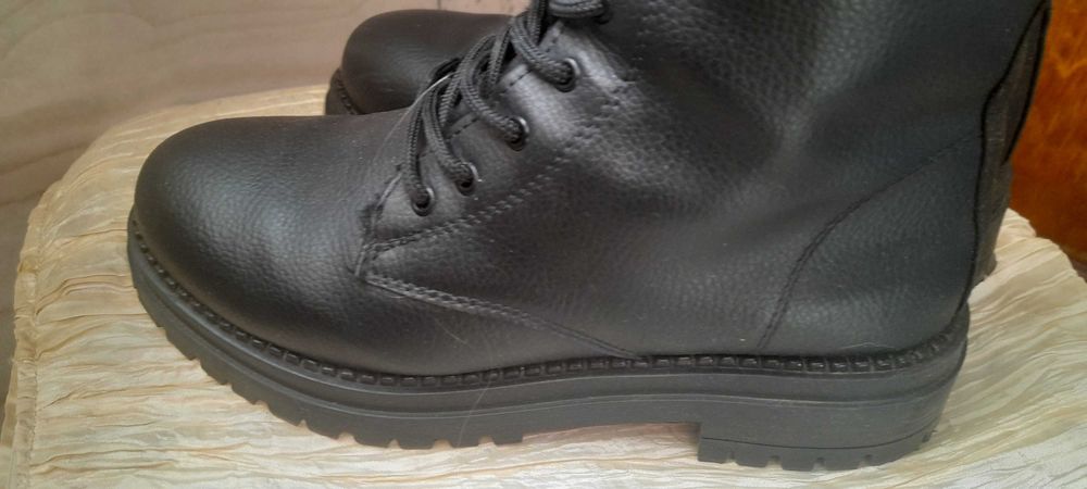 Черевики/ Челсі /взуття/ ботинки/ бутильйони 38р.