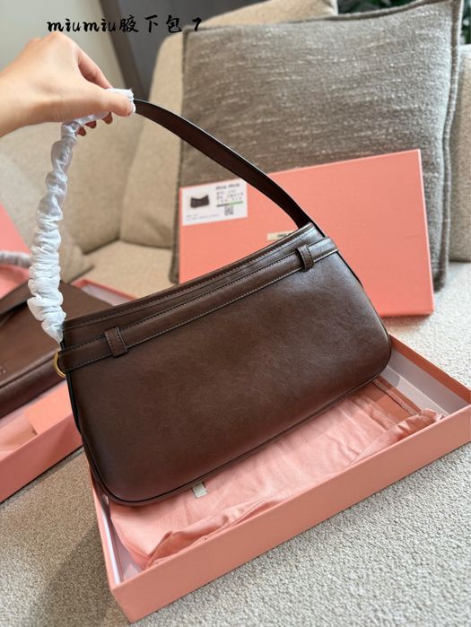Елегантна коричнева сумка Miu Miu