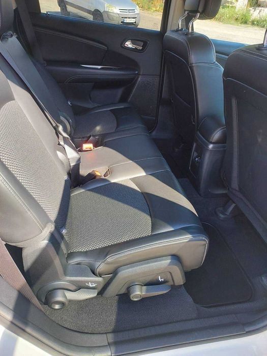 Продаю Dodge Journey 2016 года выпуска