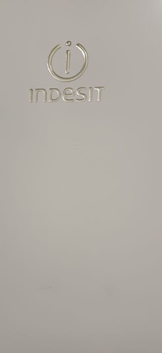 Холодильник "Indesit"