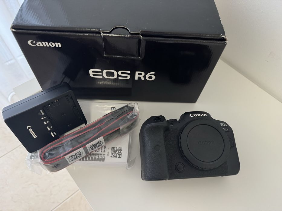 Canon R6 + 4 baterias + acessórios
