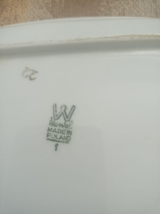 Porcelanowy serwis obiadowy WAWEL  na 12 osób.