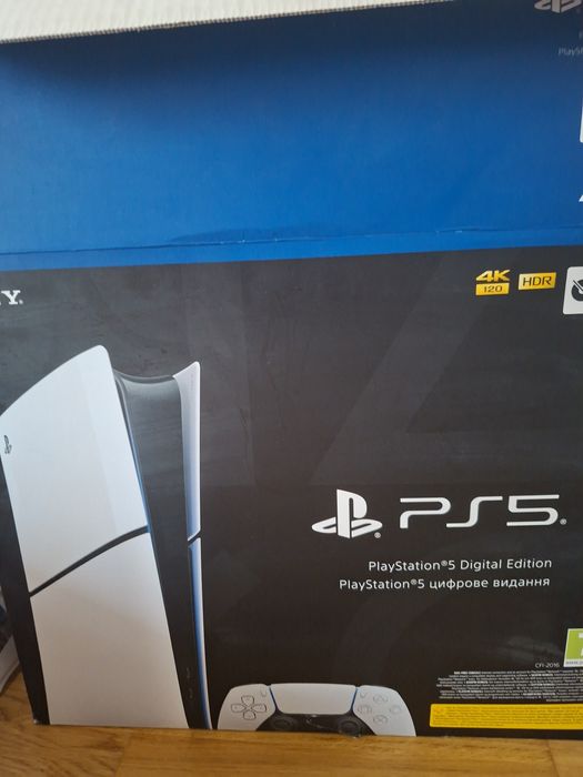 Продам Sony Playstation 5 slim 1tb + геймпад