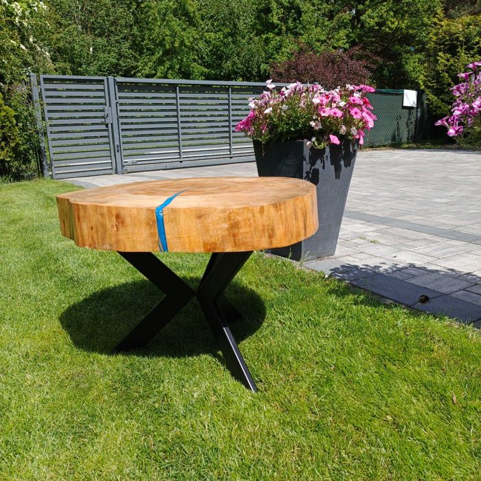 Stolik z litego drewna , plastra z żywicą