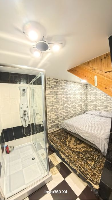 Будинок з басейном сауною/баня та чаном/джакузі