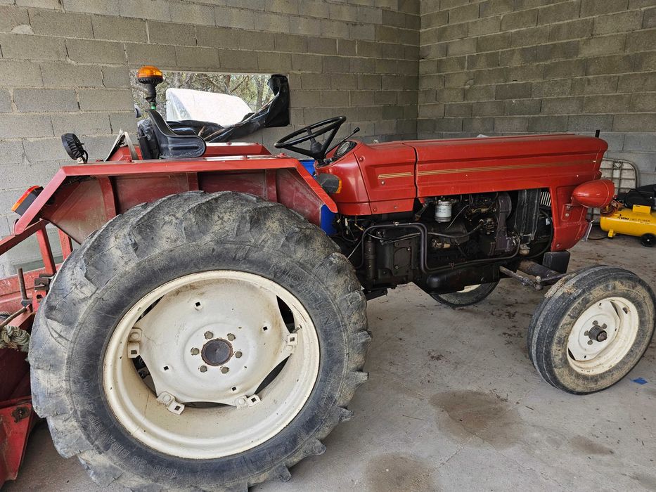 Trator Fiat 420 frese, caixa