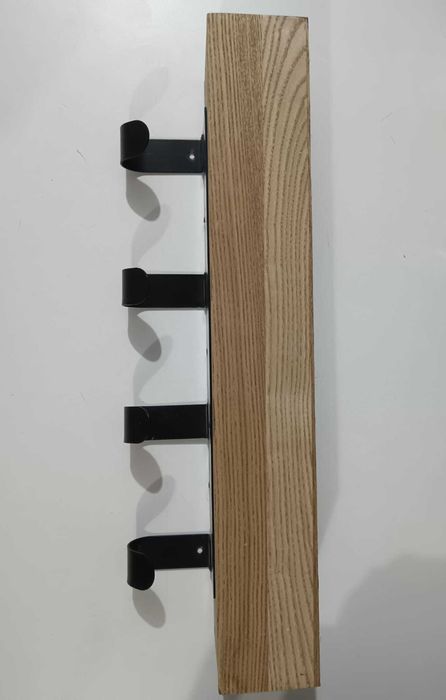 Prateleira de entrada com ganchos