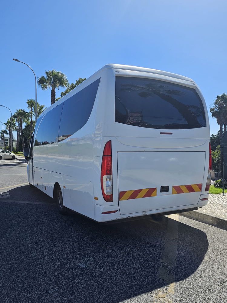 Vendo minibus 27+1+1