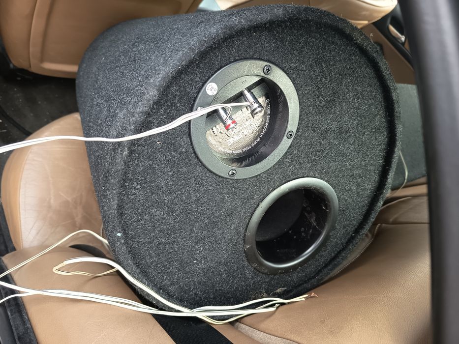 Subwoofers e amplificador