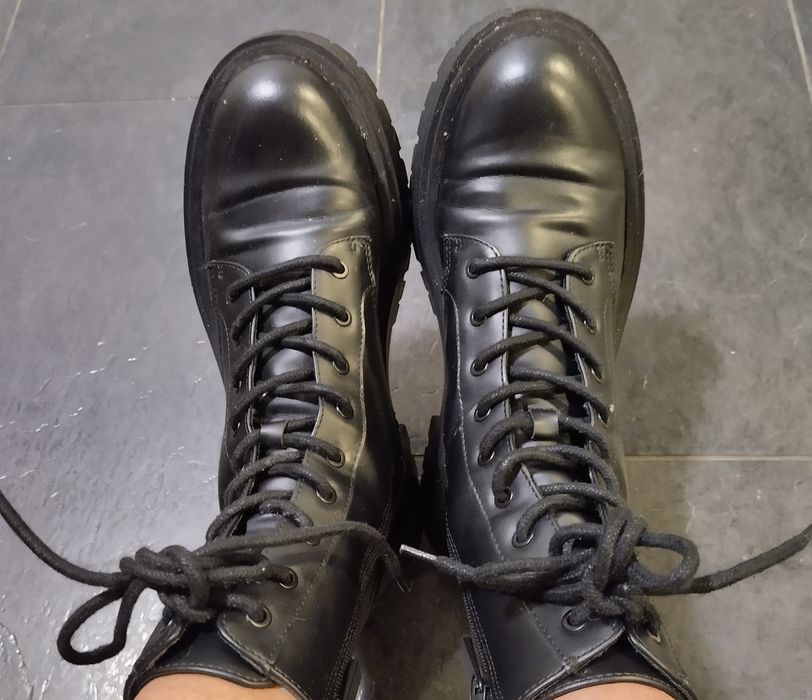 Botas militares pretas da Pull & Bear