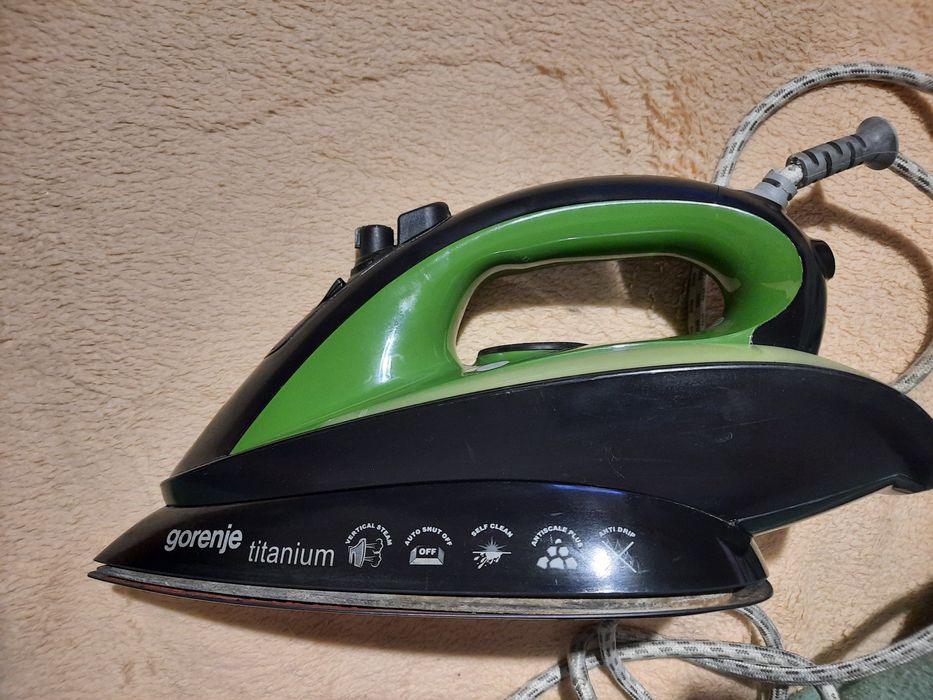 Утюг Gorenje titanium