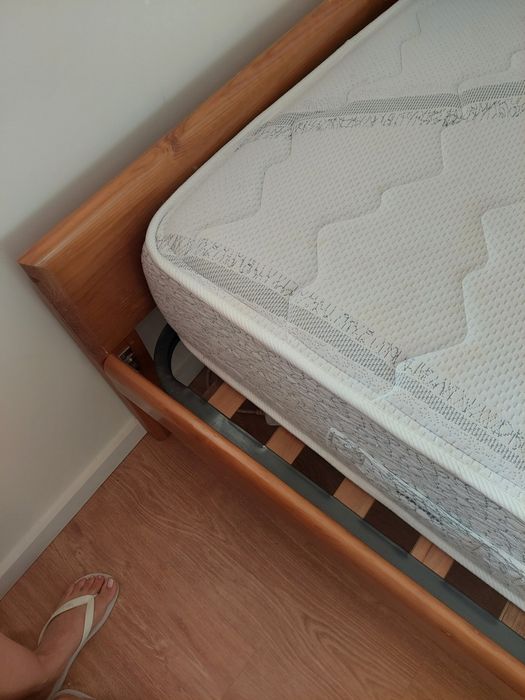 Cama + colchao + estrado