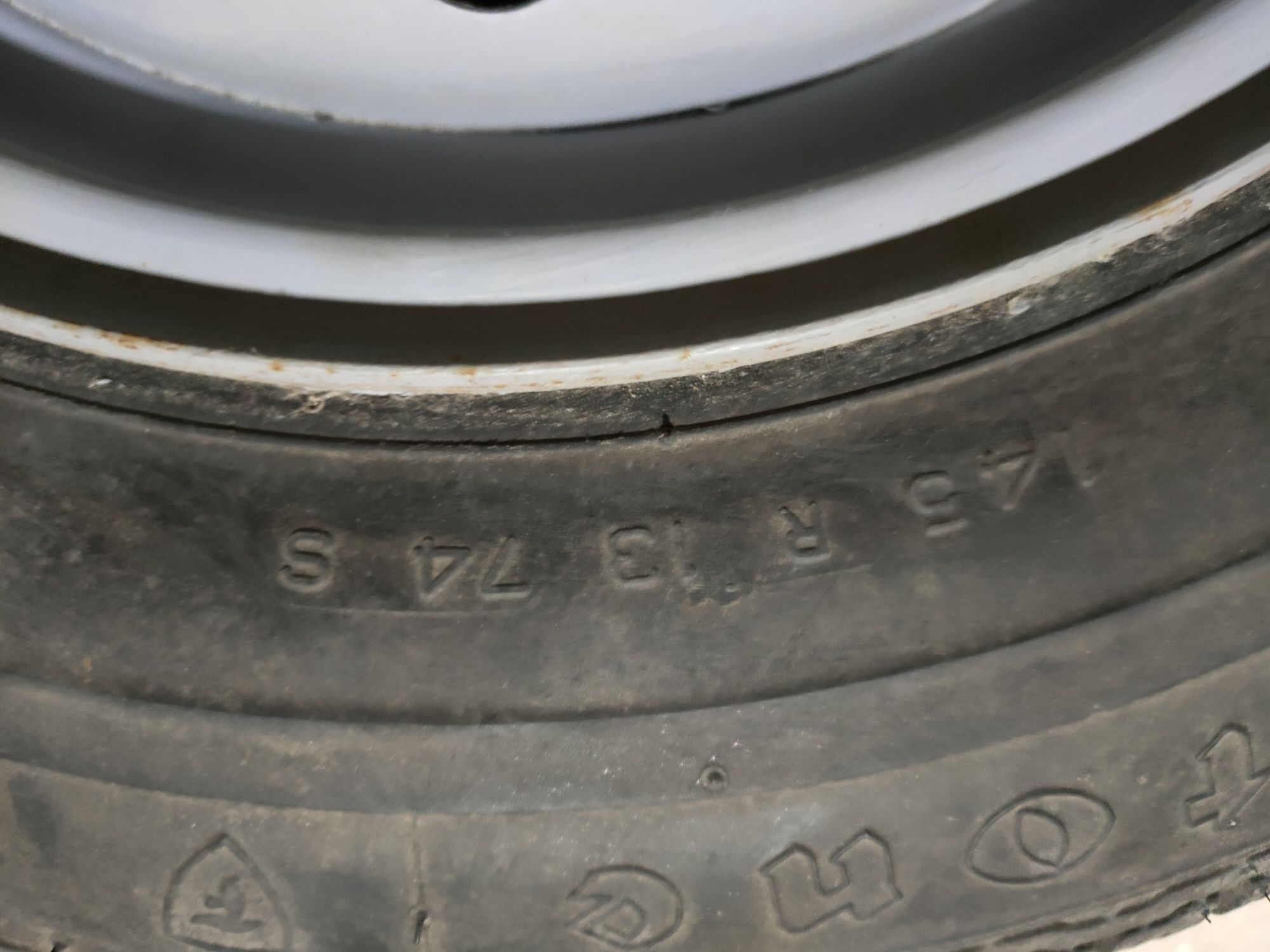 Roda suplente do Opel Corsa B