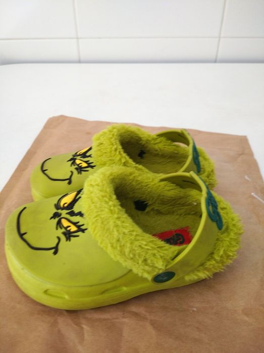 Chinelos do Grinch tamanho 24