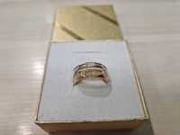 Nowy złoty pierścionek Cartier PR 585
