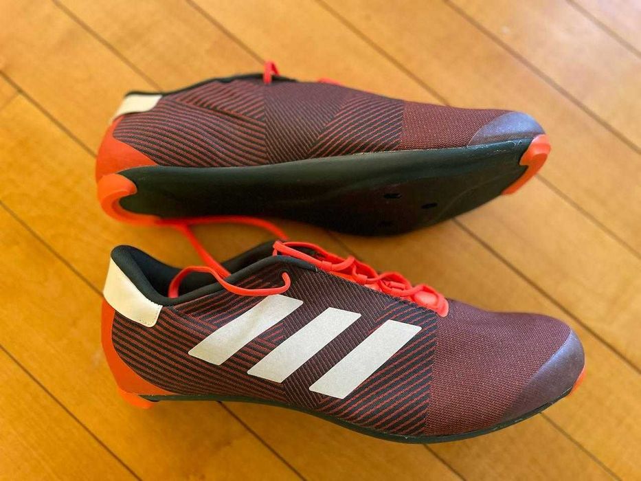 Продам взуття Adidas