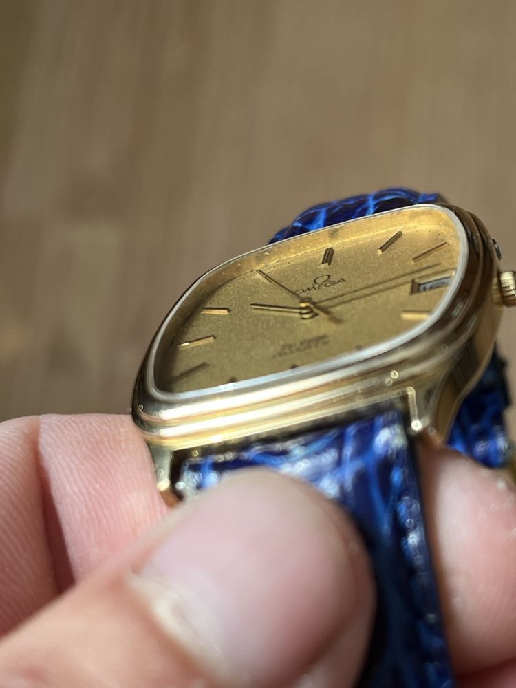 Omega de ville quarz