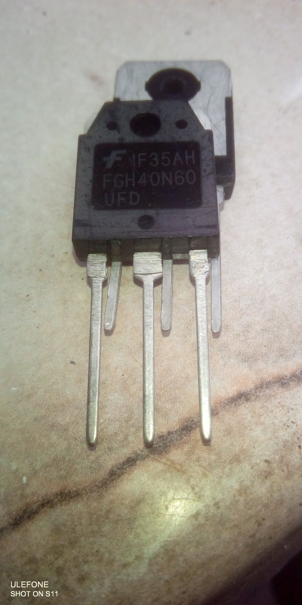 Tранзистори FGH40N60UFDTU та RHRP 30120