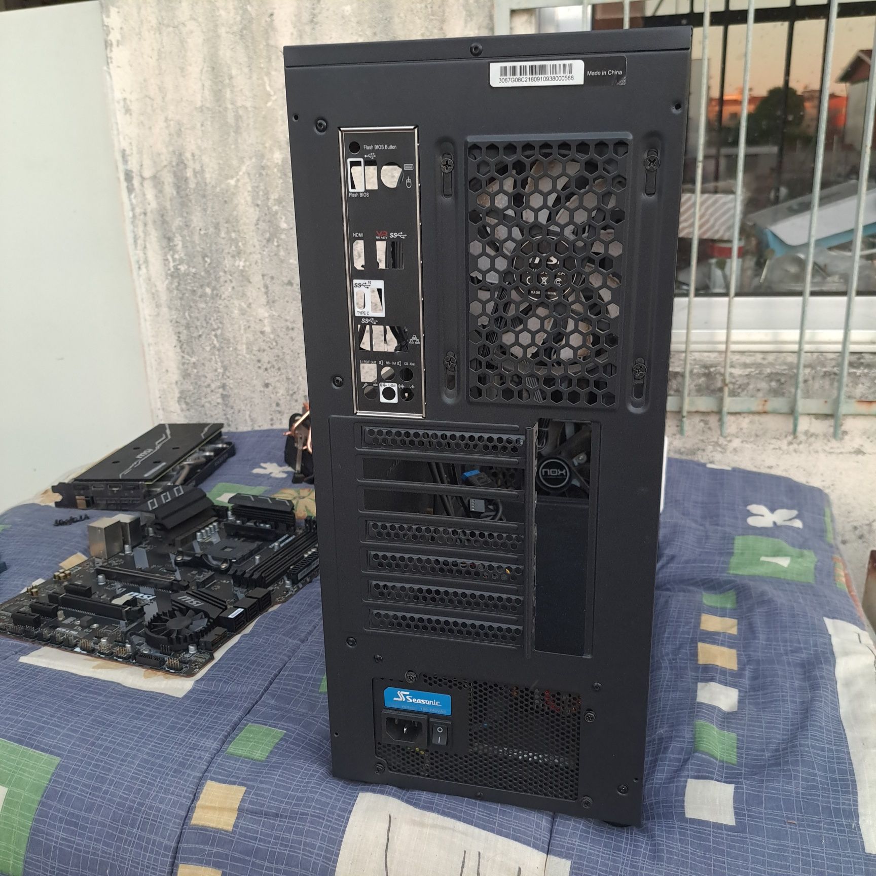 Caixa de Computador MSI com Vidro Temperado + Fonte Seasonic SS-620GB