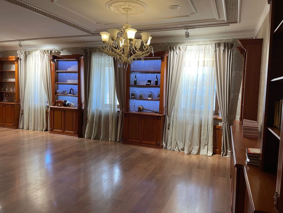 Оренда 400 м2 в центрі Харкова: офіс, торгівельні приміщення, ресторан