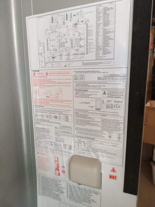 Ar condicionado daikin Sky Air vendo ou troco por dois splits