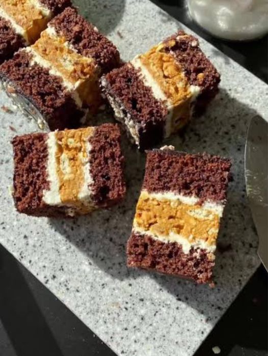 Пляцки на різдво бокс сет снікерс пʼяна вишня вишивка яблуко спартак