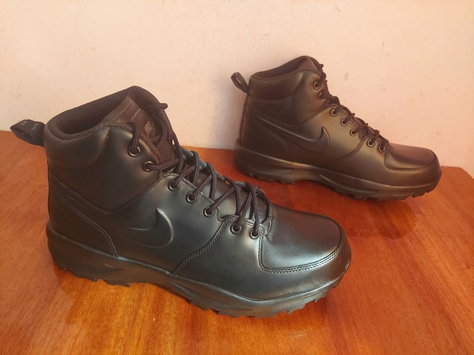 Черевики ботінки фірми nike оригінал 

Розмір по бірці:

UK 11.5  EUR