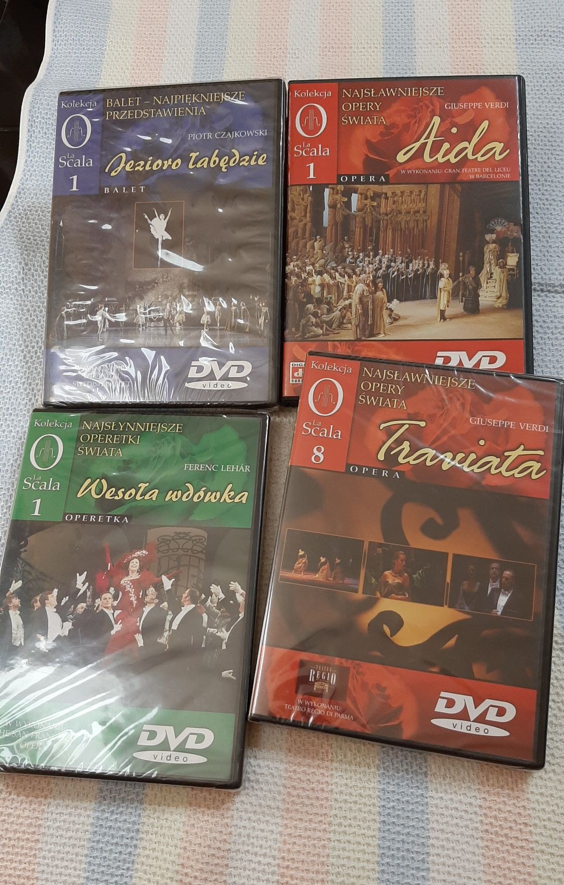 DVD (opera  ,operetka  ,balet )   cena  zA 4 Sztuki  . NOWE .