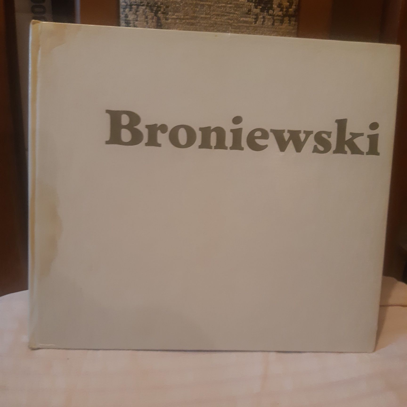 Broniewski - Grzegorz Lasota