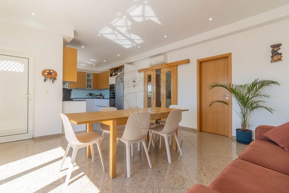 Moradia T5 para venda