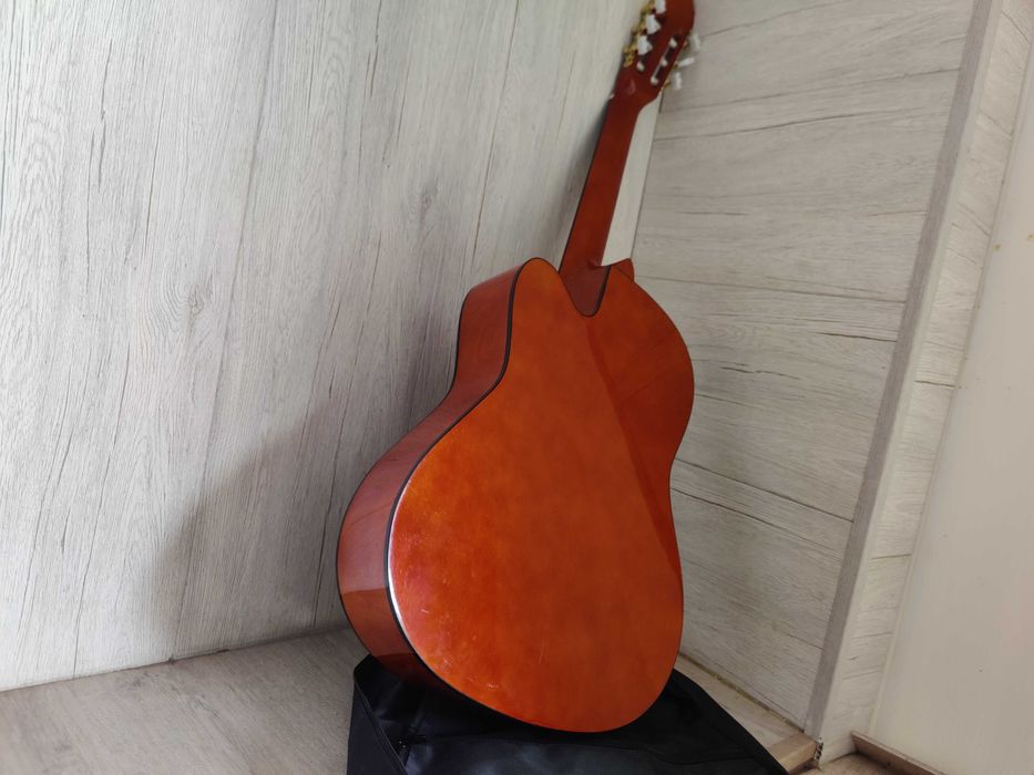 Классическая гитара Maxtone CGC-3910C
