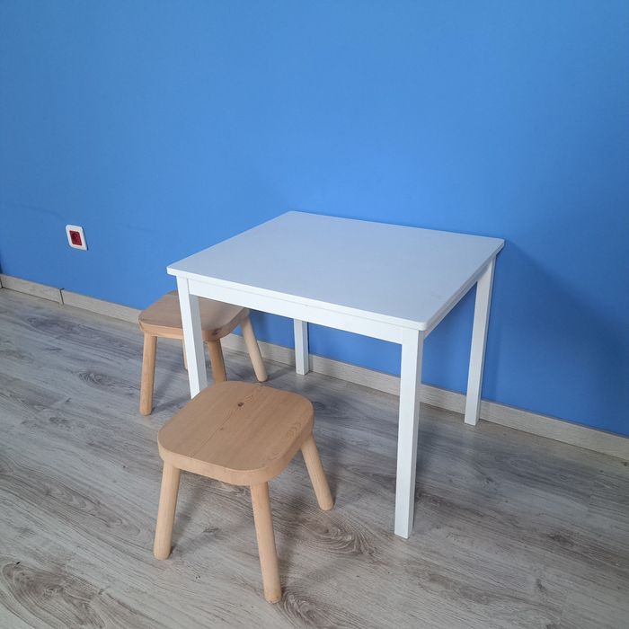Stolik + krzesełka