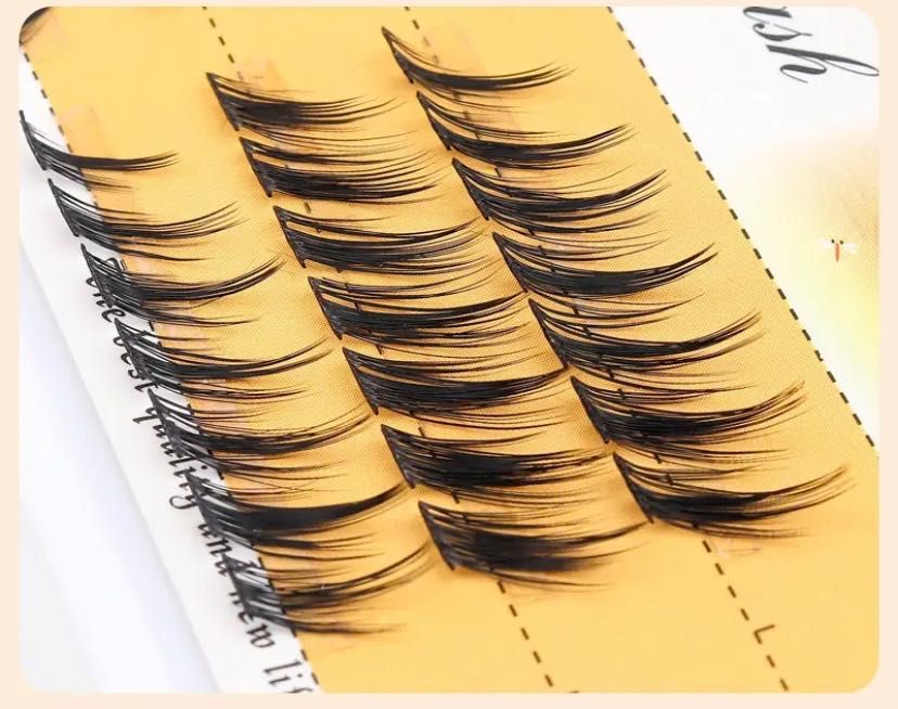 Пучкові накладні вії World Fox Style, вії з косим кінчиком.