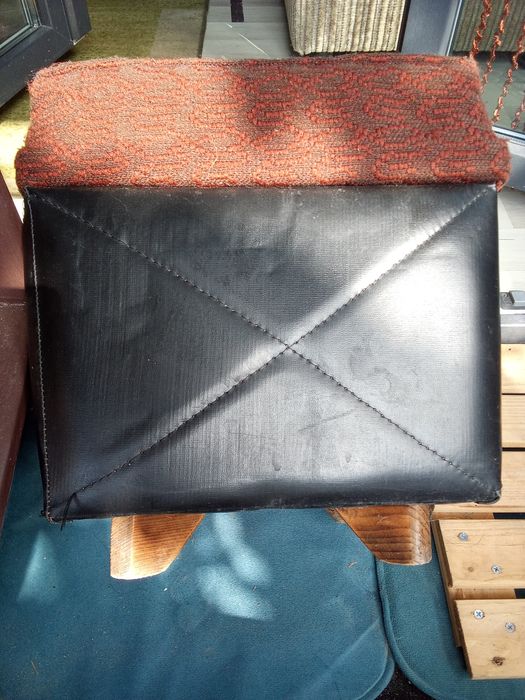Pufa otwierana 35-30, wysokość 33 cm