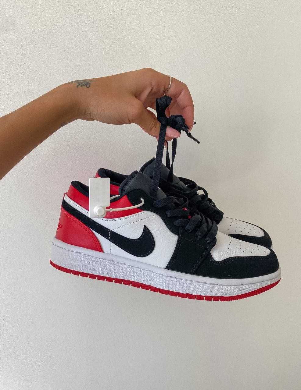 Jordan Retro 1 Low Black/Red