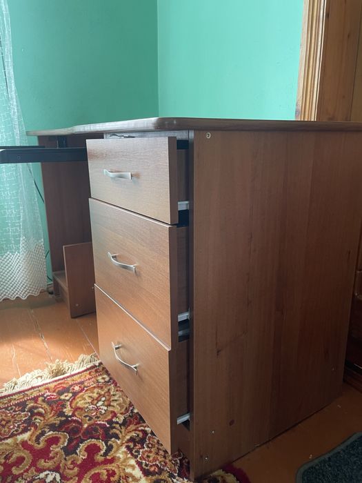 Продам компютерний стіл