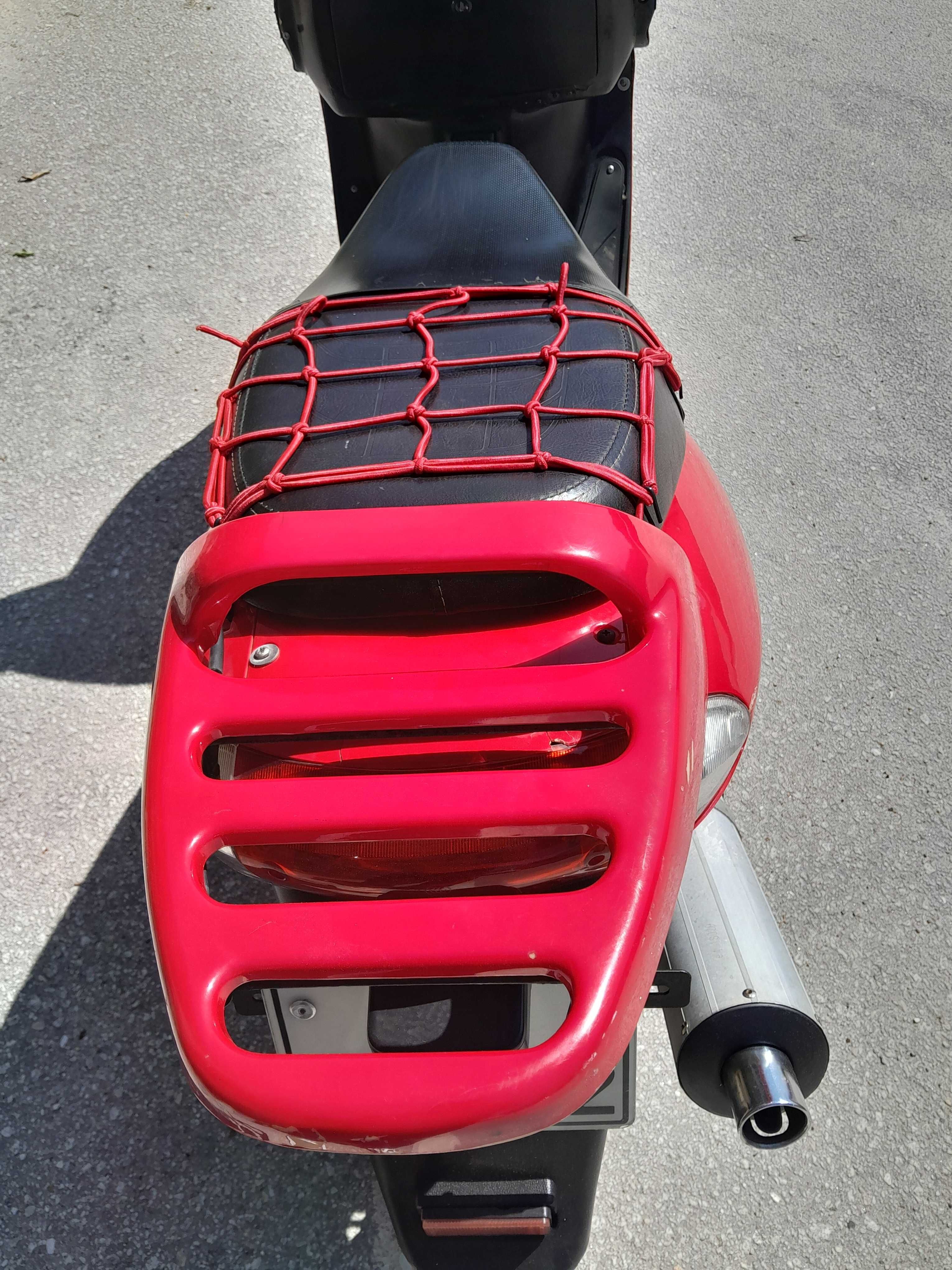 Vendo ou troco Scooter 125 com 3.600kms