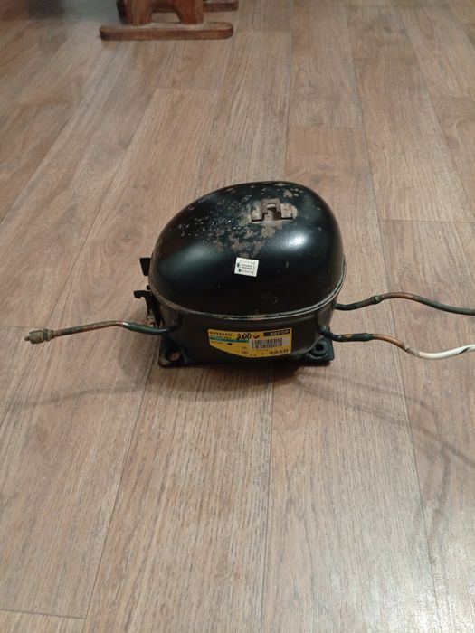 Продам мотор від морозильної камери