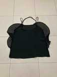 Top preto com folhos tamanho M - Bershka